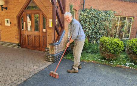 Volunteer patio maintenance